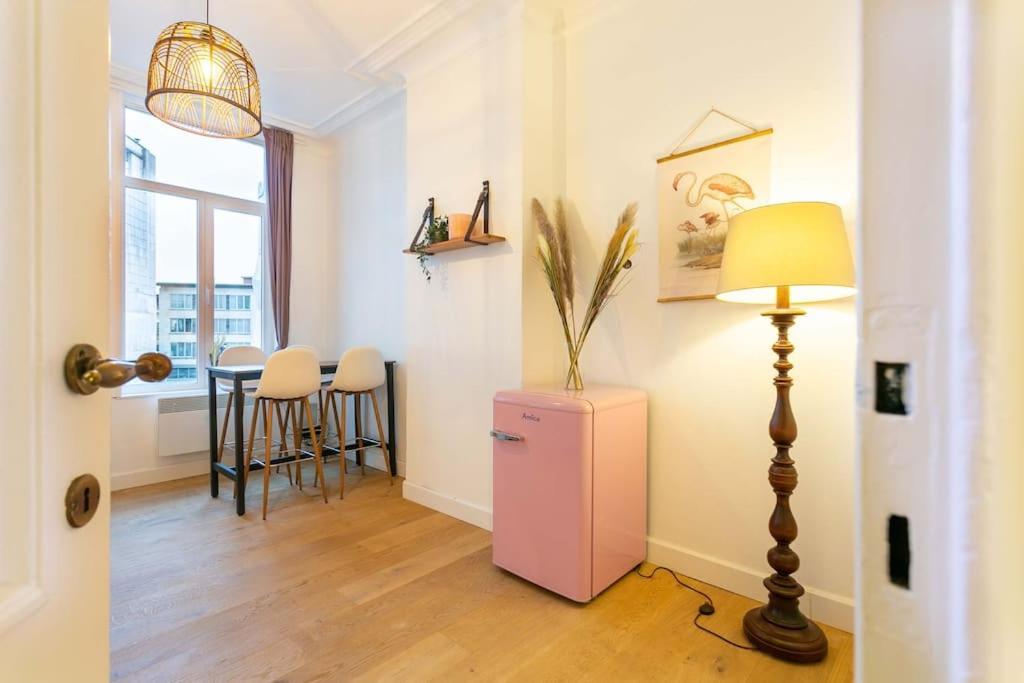 Pink Fairytale-Like Apartment 安特卫普 外观 照片